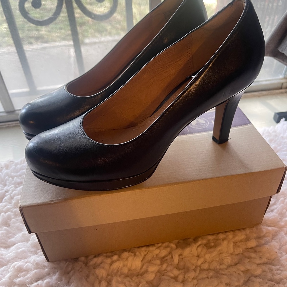Clarks - Adelaide Bliss Black Leather Heels